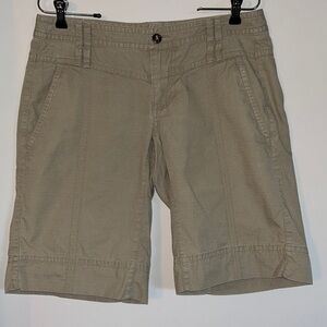The North Face Khaki Shorts Size 8